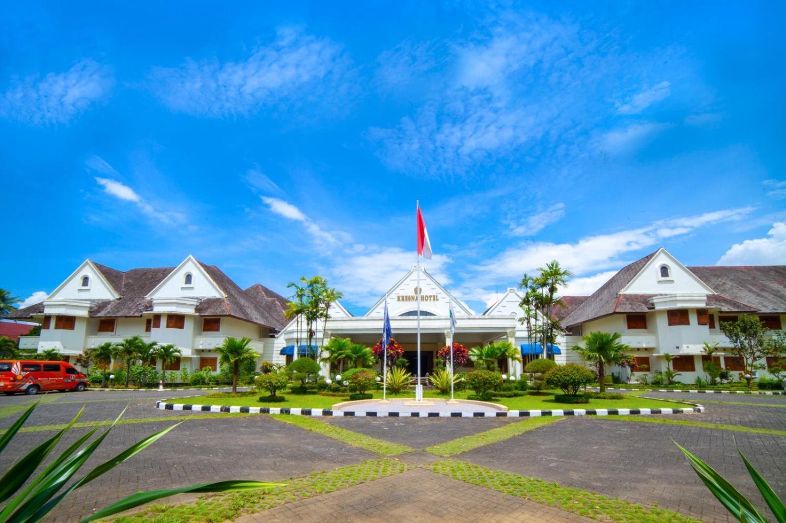 Kresna Hotel Wonosobo Buitenkant foto