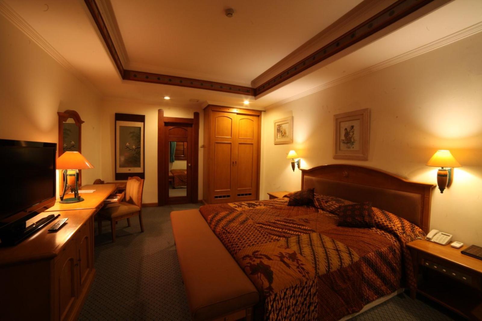 Kresna Hotel Wonosobo Buitenkant foto