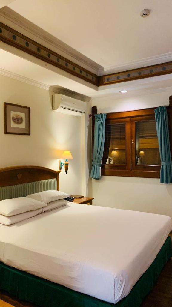 Kresna Hotel Wonosobo Buitenkant foto