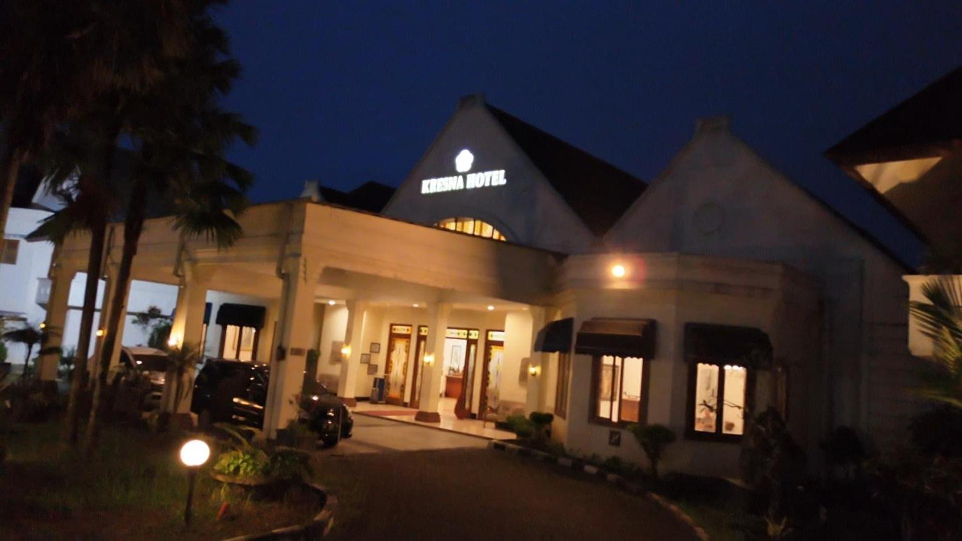 Kresna Hotel Wonosobo Buitenkant foto